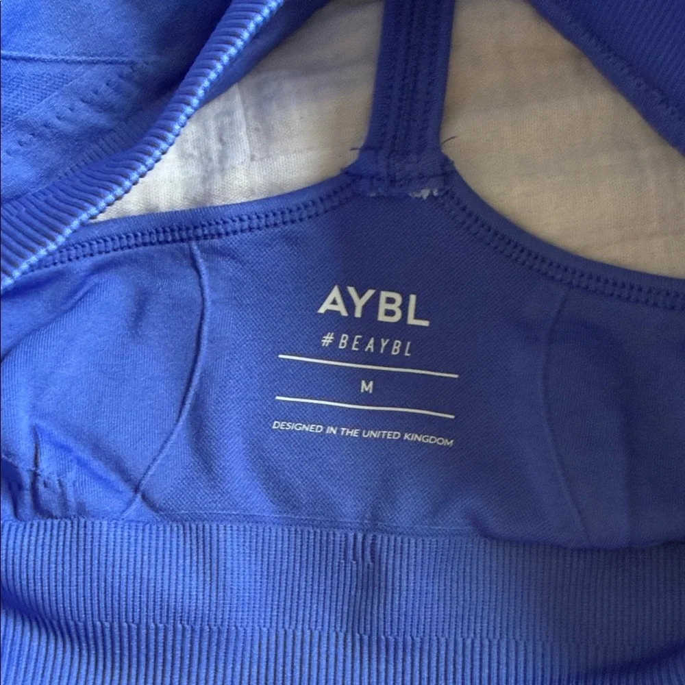 AYBL Empower Seamless SET | Medium Top and Small Shorts - Picture 4 of 5
